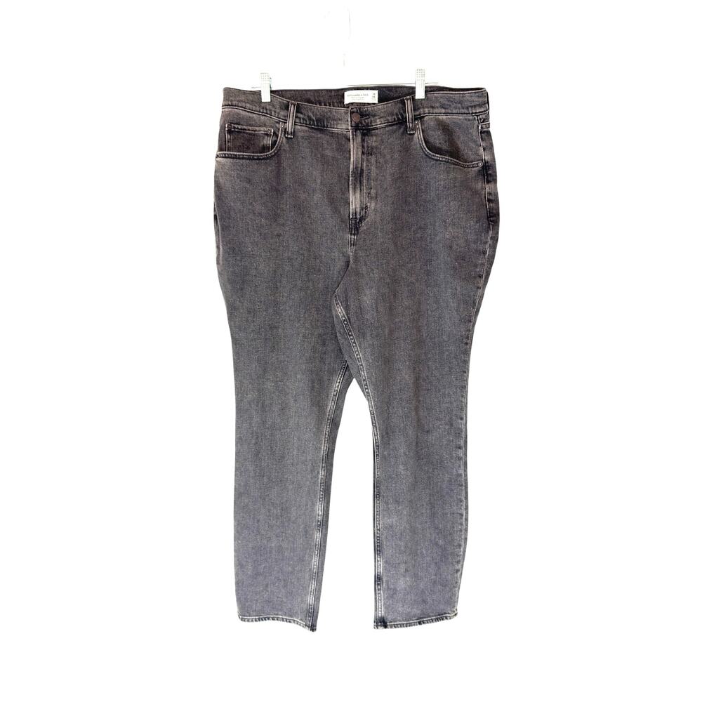 Abercrombie & Fitch Gray Denim Ultra High Rise Slim Straight Jean‎ Size 18 Short